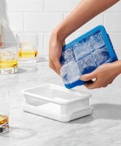OXO Good Grips Covered Ice Cube Tray | Large Cubes 18 OXO Good Grips Covered Ice Cube Tray | Large Cubes -Glassware & Drinkware Shop gg 11154200 4a