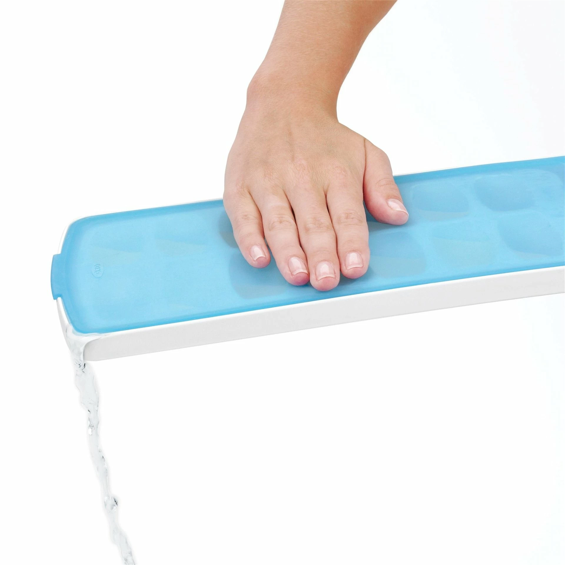 OXO Good Grips No-Spill Ice Cube Tray 6 OXO Good Grips No-Spill Ice Cube Tray - Image 4