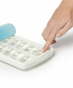 OXO Good Grips No-Spill Ice Cube Tray 14 OXO Good Grips No-Spill Ice Cube Tray -Glassware & Drinkware Shop gg 1132080 4d
