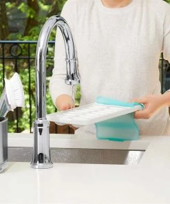 OXO Good Grips No-Spill Ice Cube Tray 15 OXO Good Grips No-Spill Ice Cube Tray -Glassware & Drinkware Shop gg 1132080 9