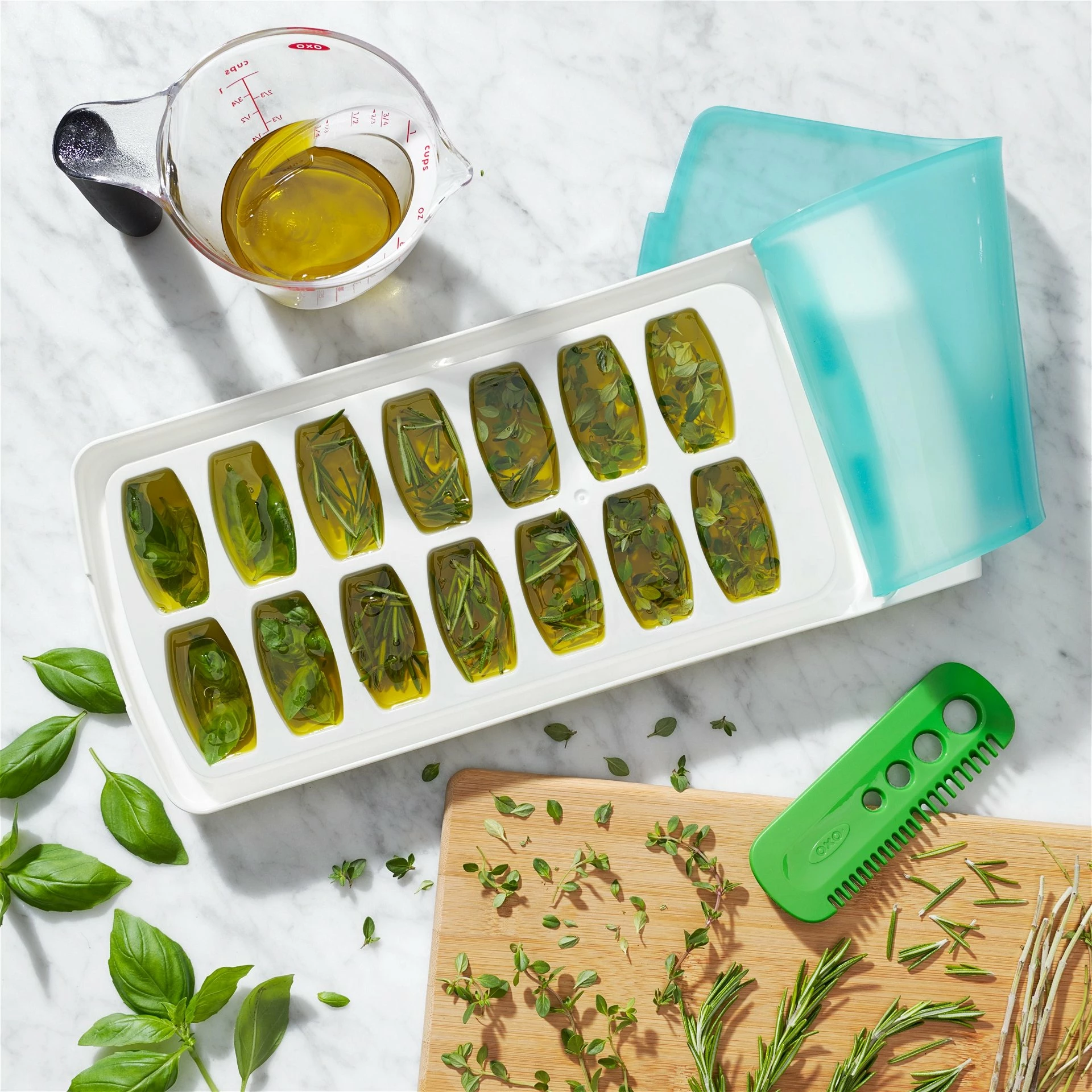 OXO Good Grips No-Spill Ice Cube Tray 10 OXO Good Grips No-Spill Ice Cube Tray - Image 8