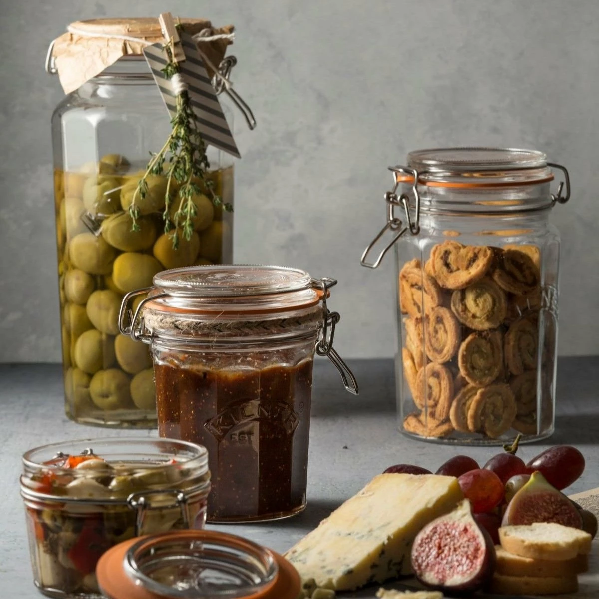 Kilner Facetted Clip Top Pasta Jar | 74oz 7 Kilner Facetted Clip Top Pasta Jar | 74oz - Image 5